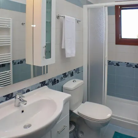 Sleeps 6 Villa *