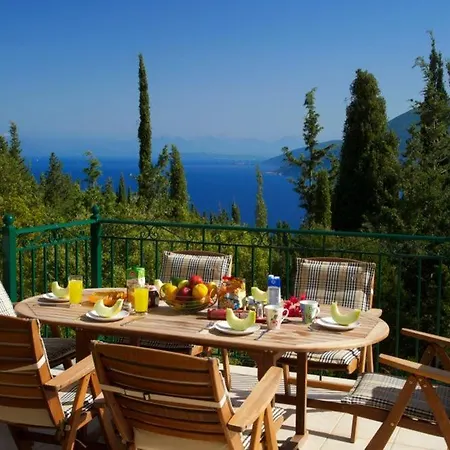 Sleeps 6 Villa