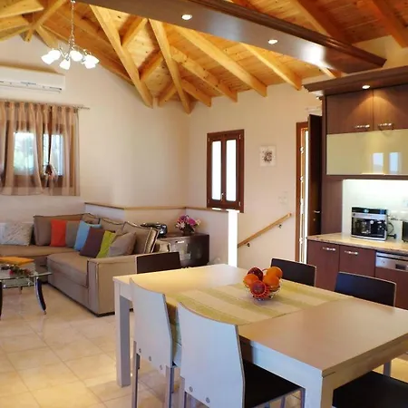 Villa Sleeps 6 Matsoukata